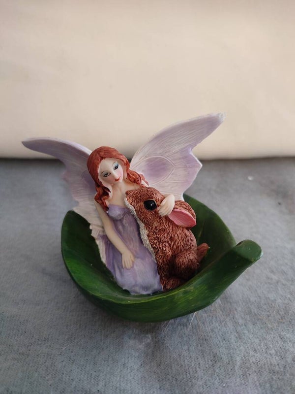 Waldbeschützerin Fee mit Hase