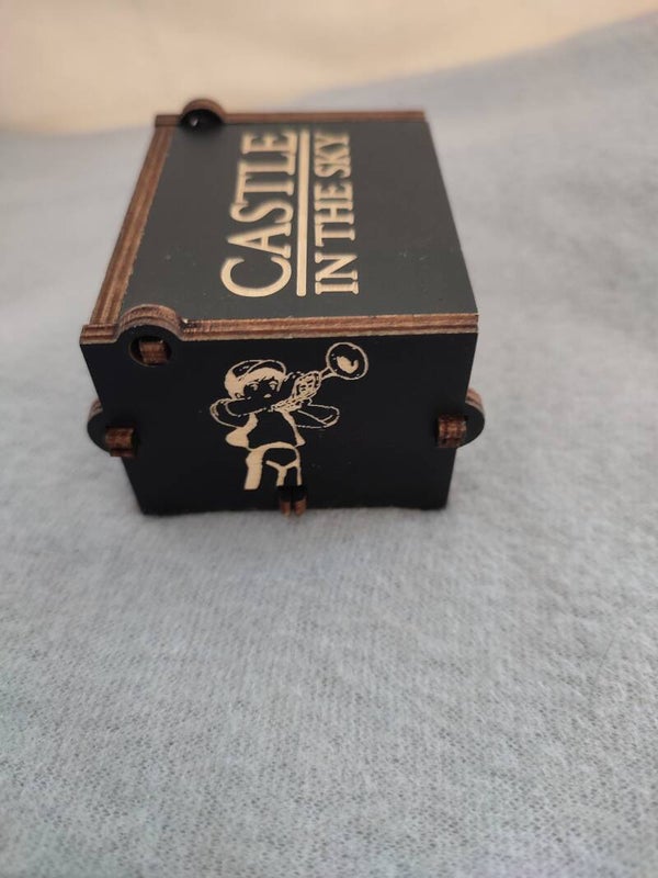 Spieluhr "Das Schloss im Himmel"