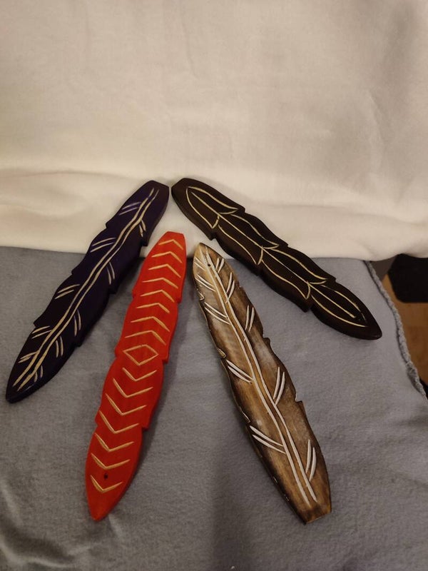 Räucherstäbchenhalter "Feder aus Mangoholz"