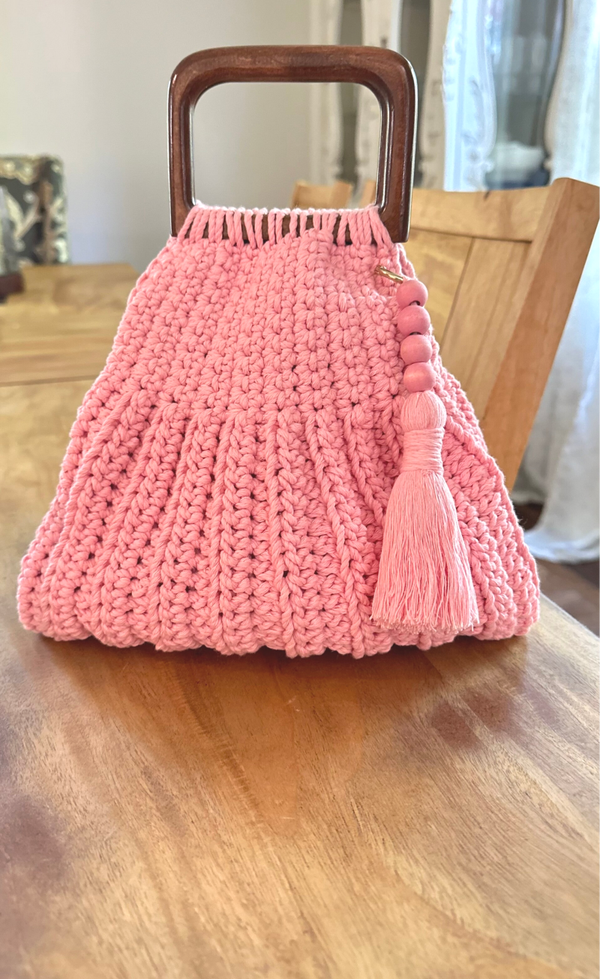 Bolsa rosada a crochet