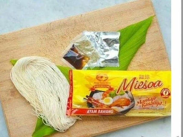 C082 :  Burung Layang Misoa Instant Ayam Bawang  65g x 3 pcs