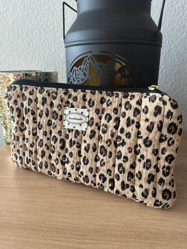 Leo Necessaire
