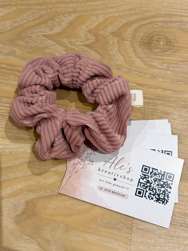 Scrunchie cord 🌸