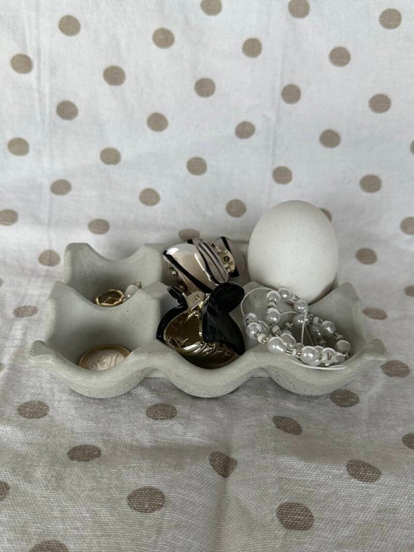 Eier/Schmuck ablage
