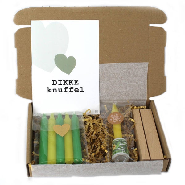 Mini kandelaar porselein groen geel + 6 kaarsen en dikke knuffel kaart in houder