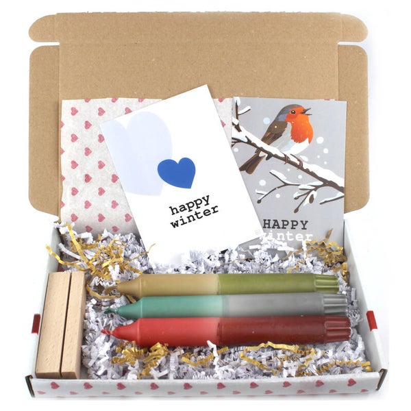Kaarsen cadeauset Dippy winter collection +  kaart naar keuze in houten houder