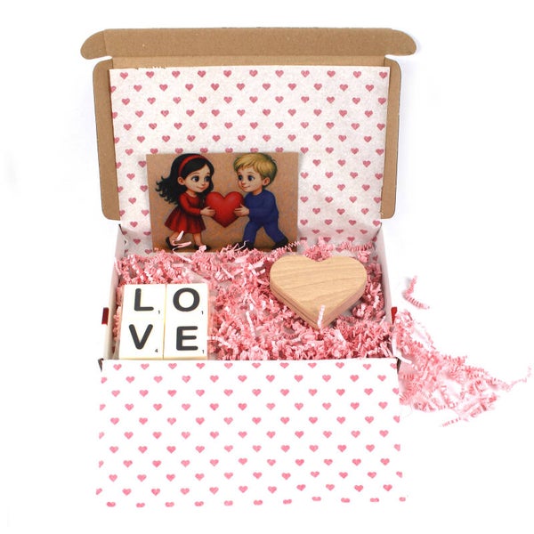 4 letterkaarsen  LOVE of ♥YOU met lieve kaart in een houten hart