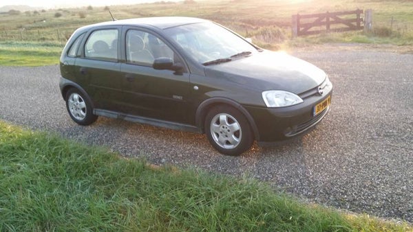 Opel Corsa 1.4 16V Elegance 4 deurs automaat clima