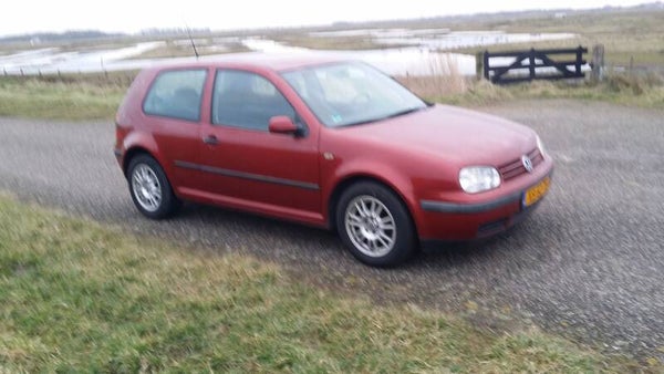 Volkswagen Golf 1.6 SR