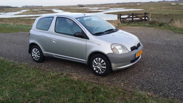 Toyota Yaris 1.0 16V VVT-i Terra