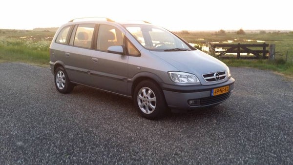 Opel Zafira 1.8 16V Elegance navi