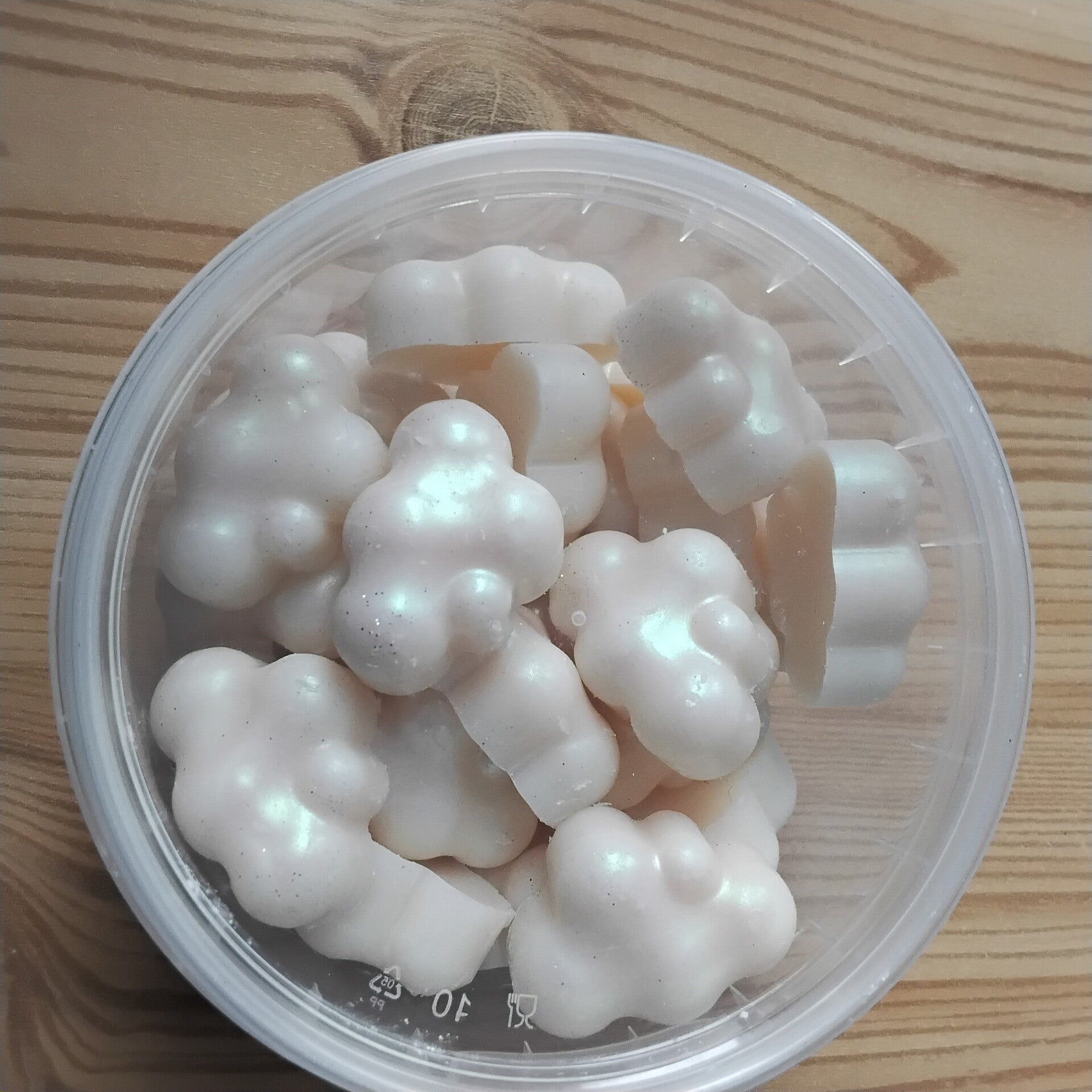 Vanilla Pearl Clouds
