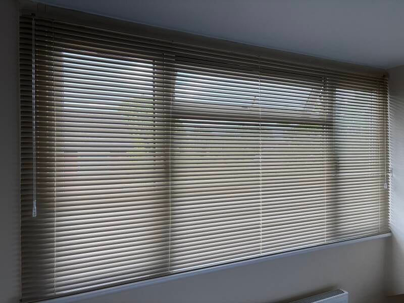 Metal Venetian fitted in Hartley