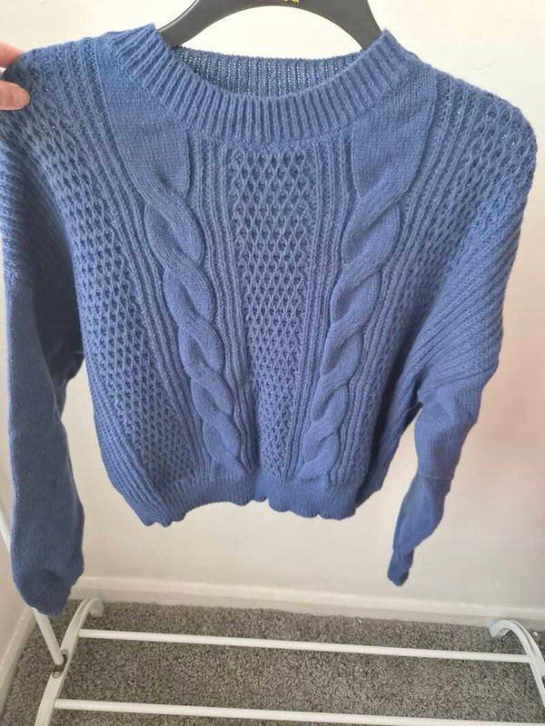 Navy jumper. Size XL. No brand.