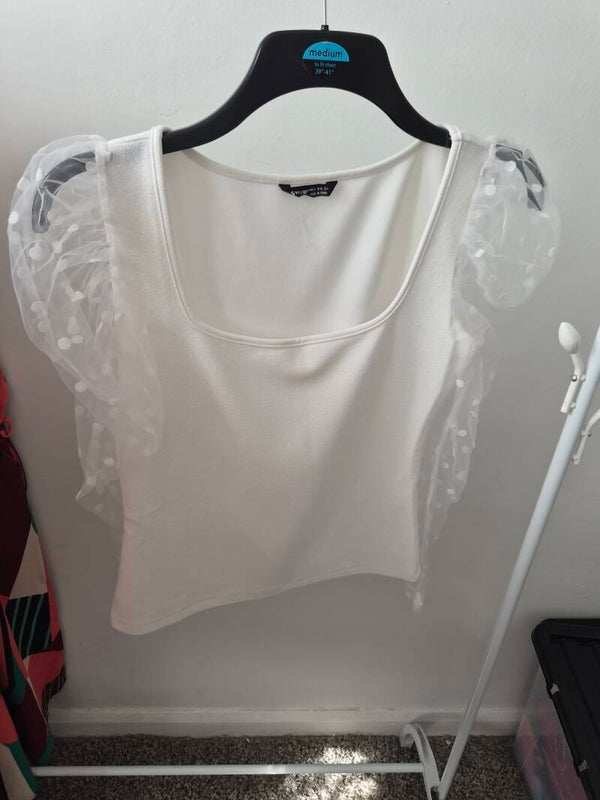 White long sleeve top. Size medium by Shein