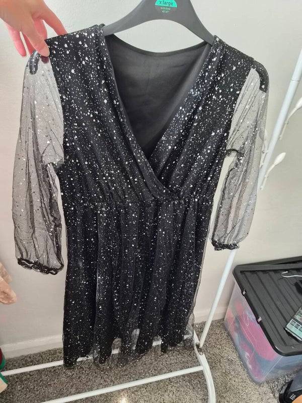 Black/silver patterned dress. Size XL. No brand.