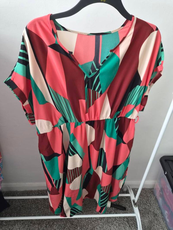 Multicoloured patterned short sleeve dress. Size 2XL by Shein Curve