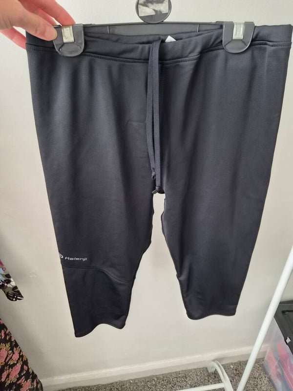Decathlon black cropped leggings.  In good condition. Size euro 42 = UK 14 but come up smaller