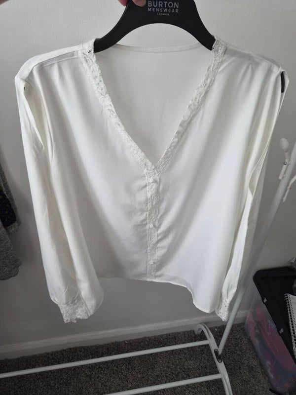 White long sleeve top. Size XXL