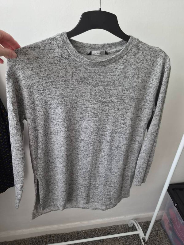 Grey long sleeve top/ thin jumper.  Size small