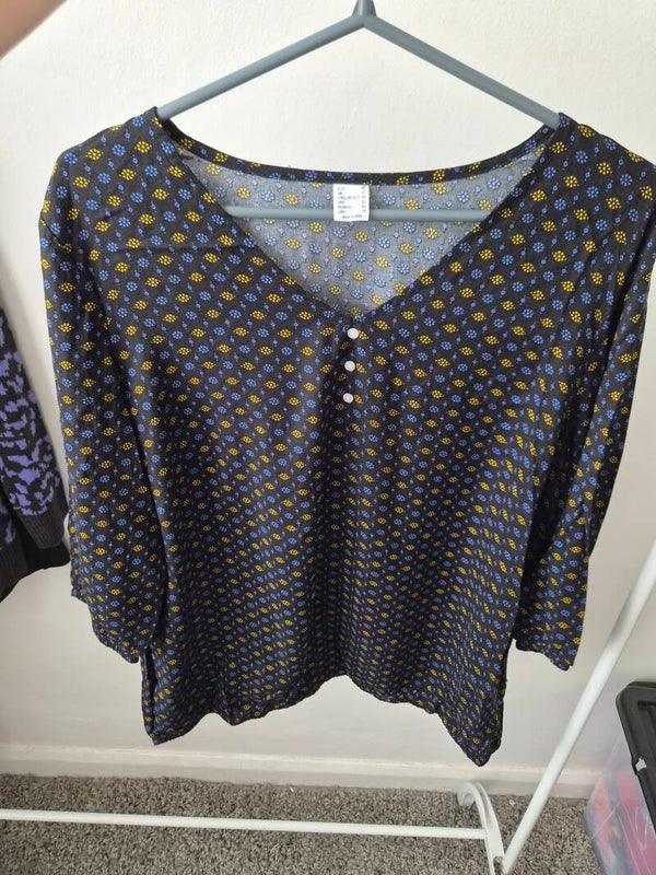 Multicoloured patterned top. Size 20