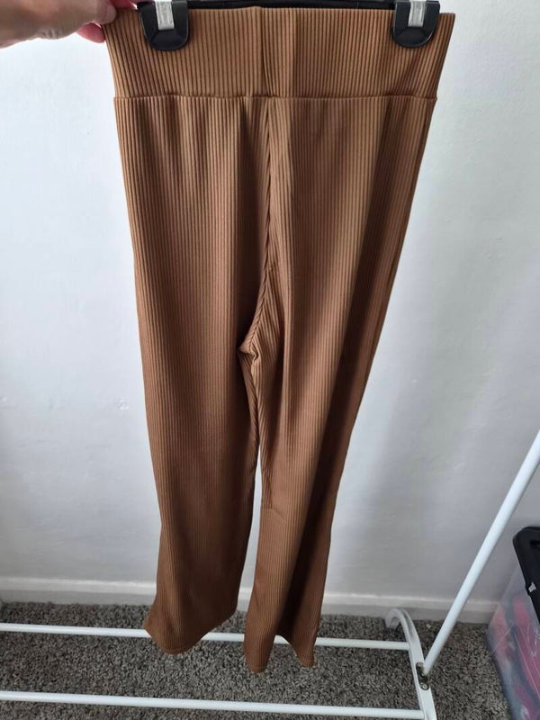 Brown ribbed trousers. Bootcut. Size small
