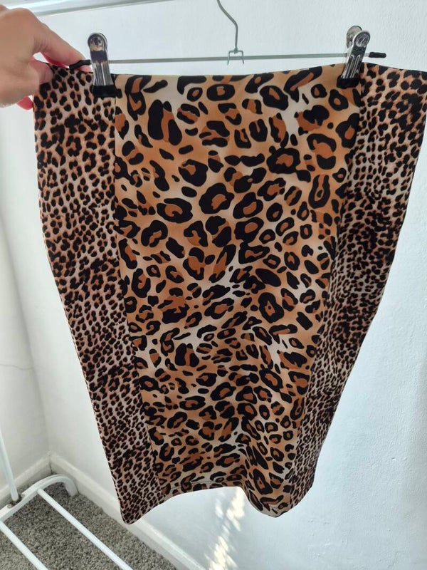Animal print skirt. Size 12 by Papaya
