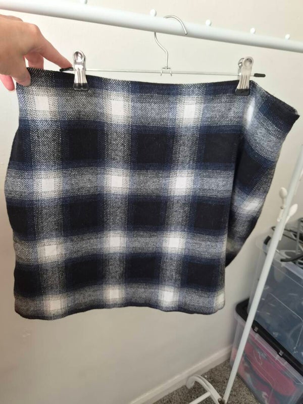 Black/white/blue checked short skirt. Size 14 by Papaya
