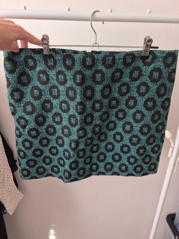 Green/black short skirt. Size 14 by Tu