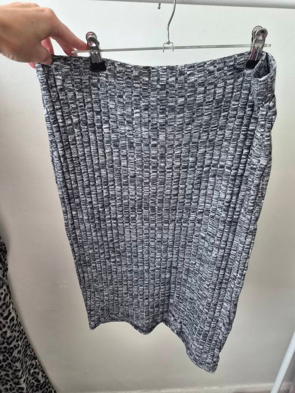 Grey skirt. Size 16 by Atmosphere