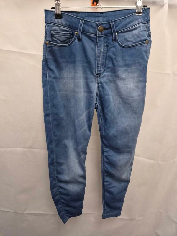 Blue jeans by JAG. Cropped. Size 25 = XS