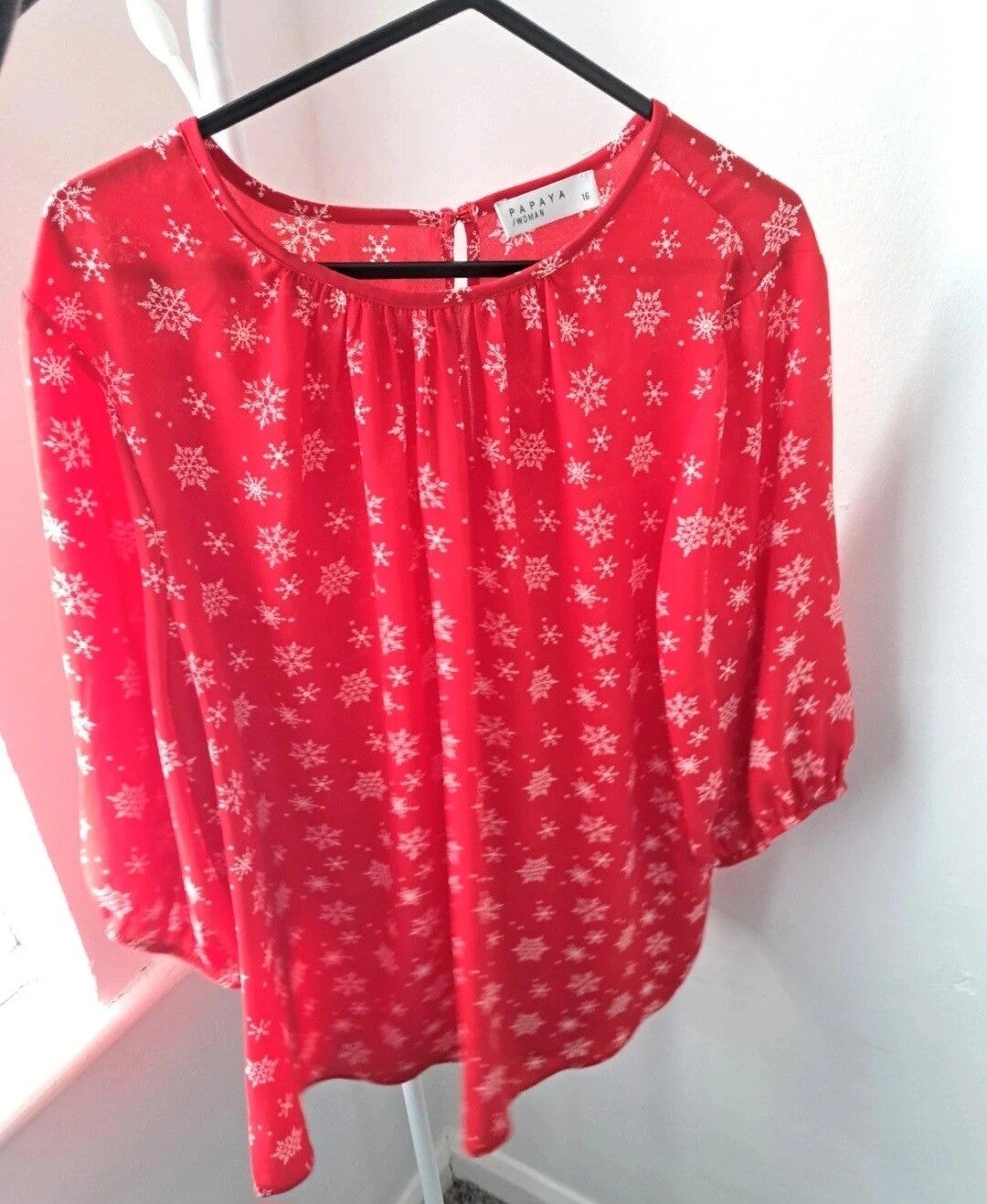 Red/white snowflake patterned top. Size 16 by Papaya
