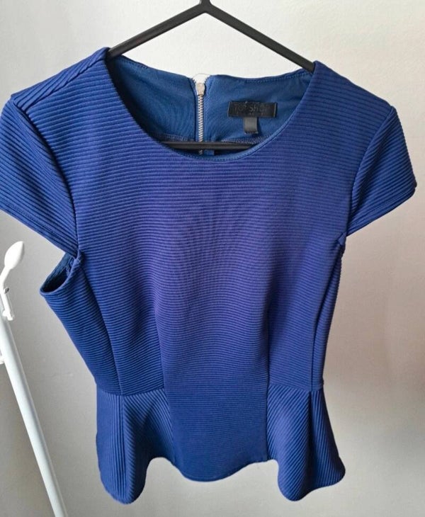 Purple short sleeve top. Size 8 by Topshop