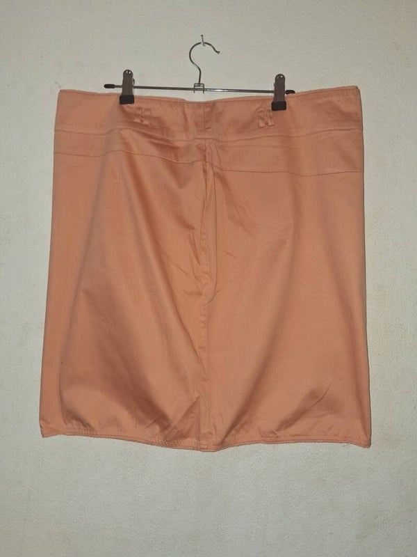 oranger Rock mit kleinen Gurtschlaufen