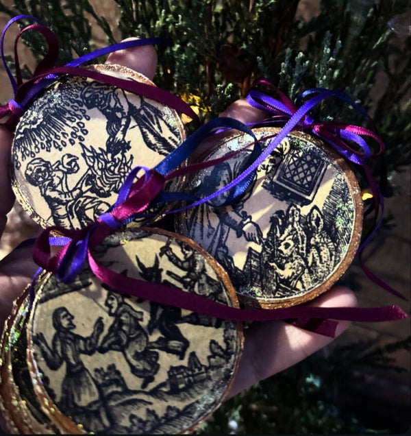 4 Witch woodcut decoration set