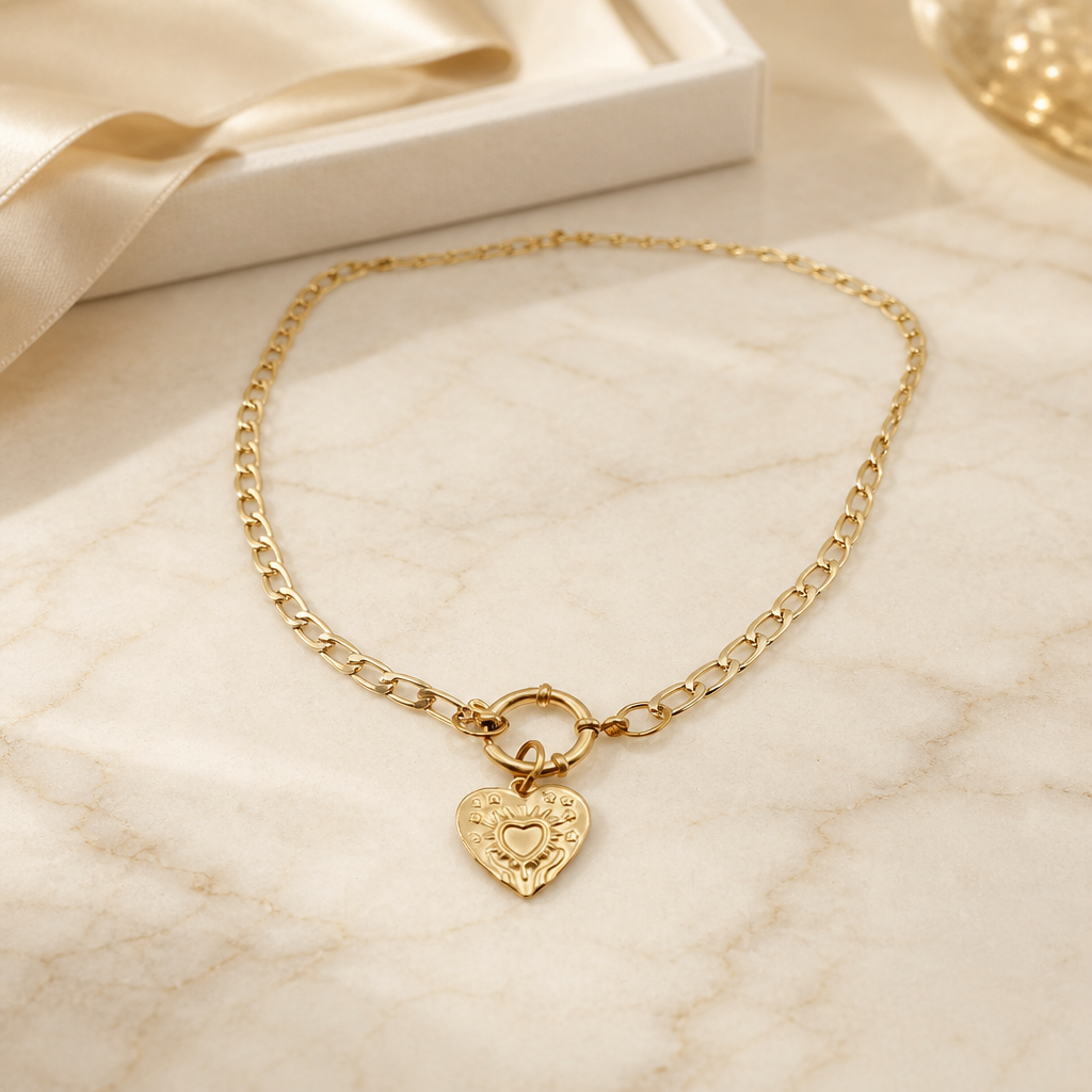 Gouden ketting met verwisselbare hartjes bedel