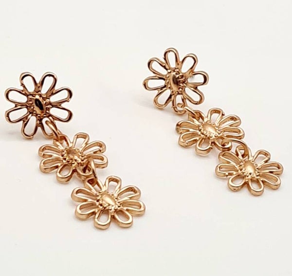 Schattige bloemetjes oorbellen rose kleurig