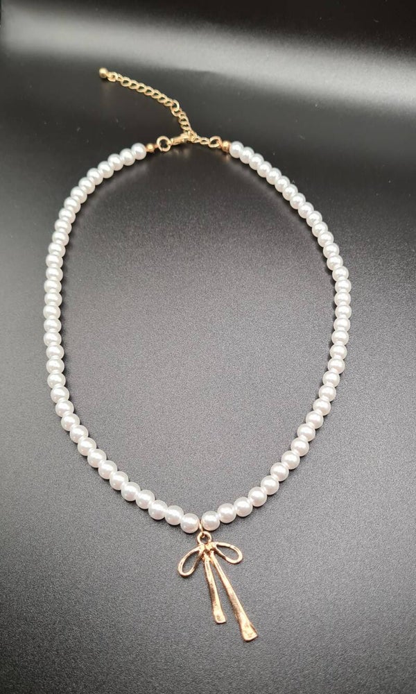 Parel ketting met strik