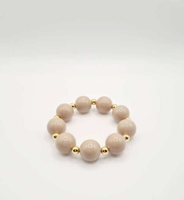 Grote kralen armband taupe