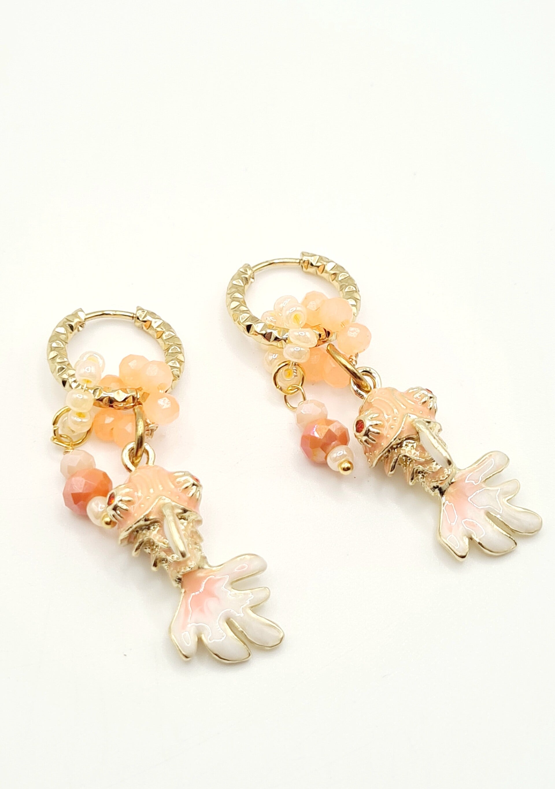 Gold pink-orange Koi oorbellen