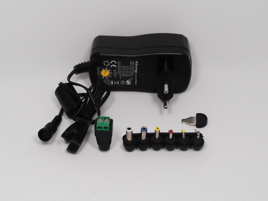 Universal Steckernetzteil 9-24V PC Energy