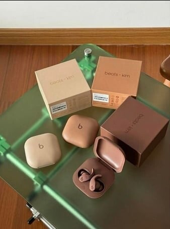 Kim earbuds