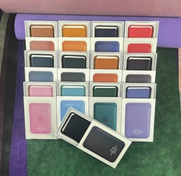 Colored power banks - mag safe