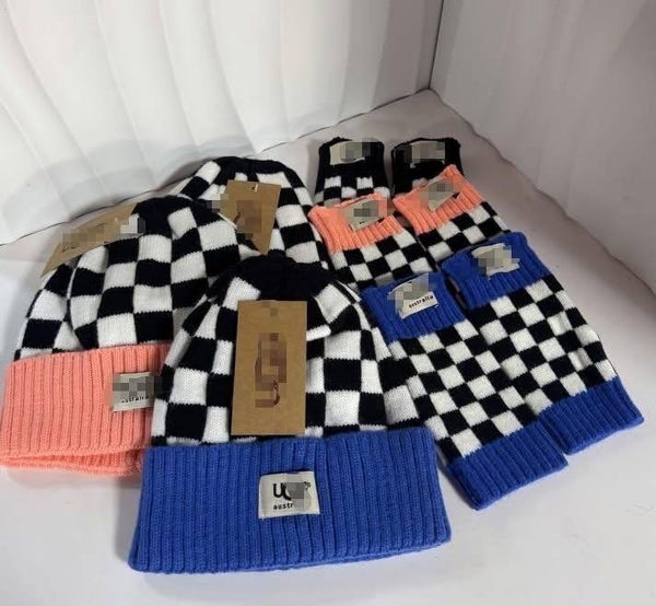 Ugg hat and mitten set