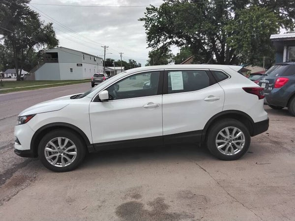 Nissan rogue sport 2021