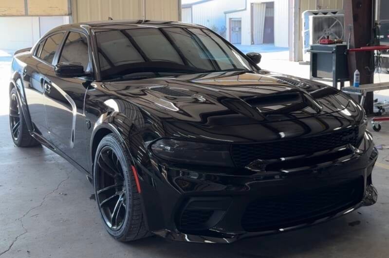 charger-hellcat-standard-ut3w42.jpg