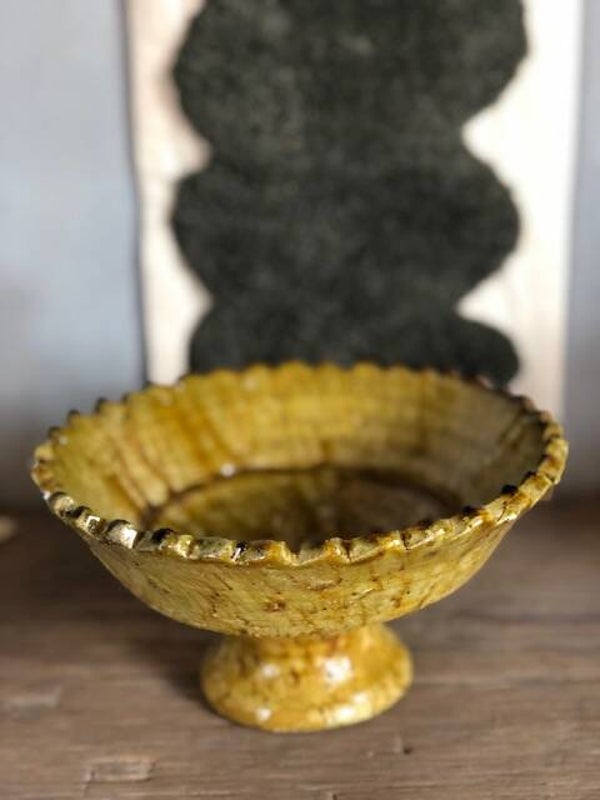 Tamegroute schaal op voet zigzag rand mt. M okergeel