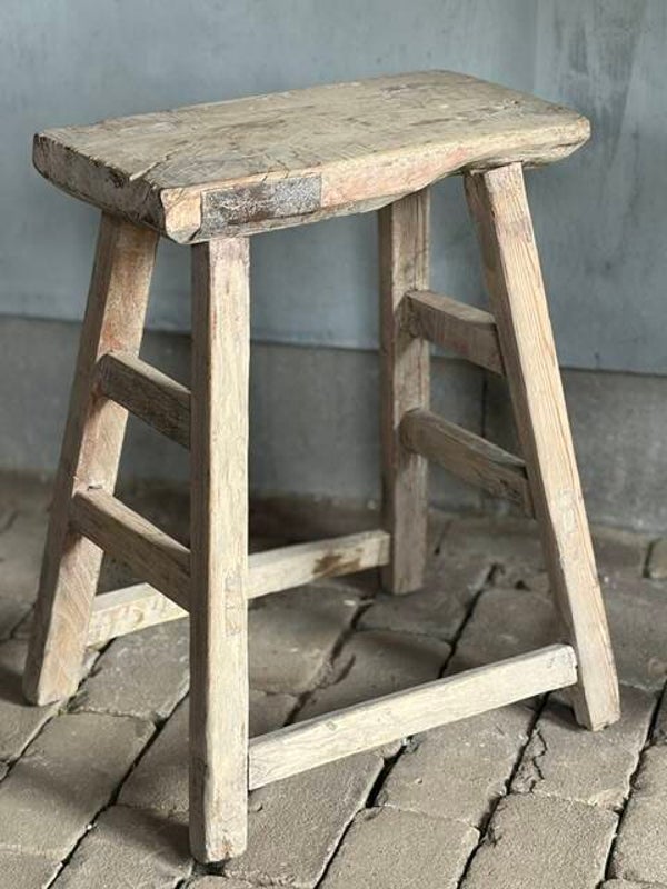 Houten krukje.