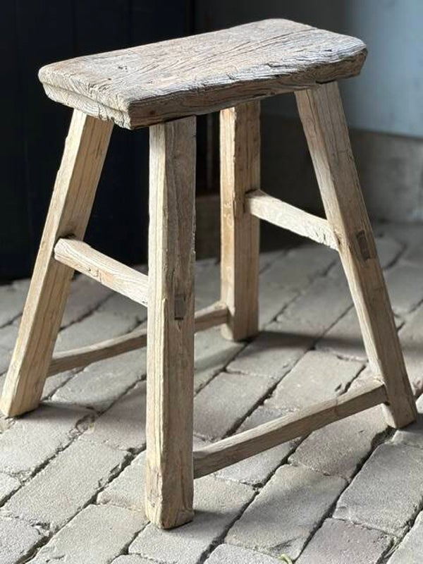 Houten krukje..