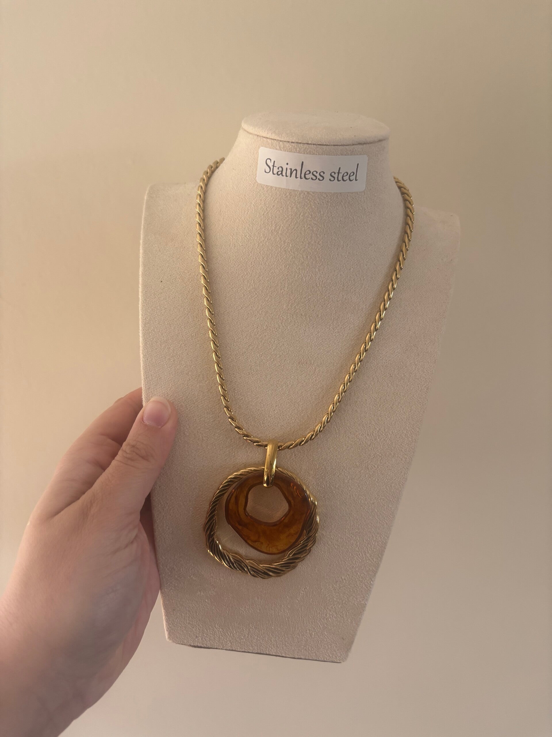 Ketting brown coin